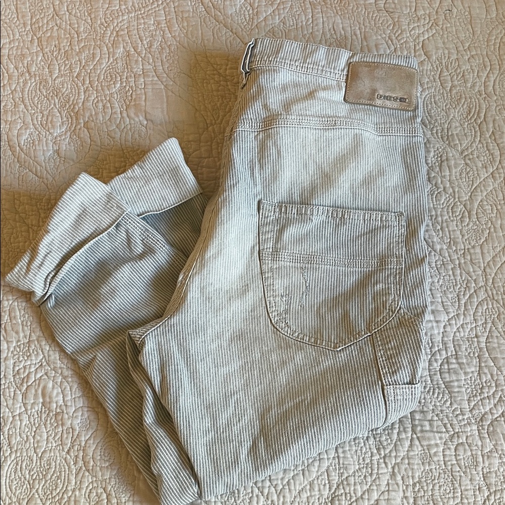 Diesel Women's Light Gray Ankle Jeans